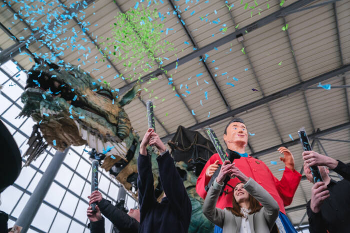 Ambiance de fête pour le lancement de Calais XXL en présence de deux géants.