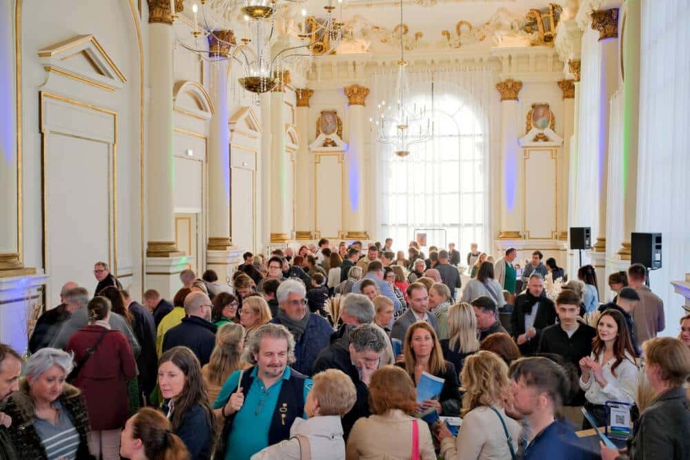Soirée Ambassadeurs Calais XXL 2025 Ambiance de la Soirée des Ambassadeurs 2025 dans la Salle de bal du Grand Théâtre de Calais.