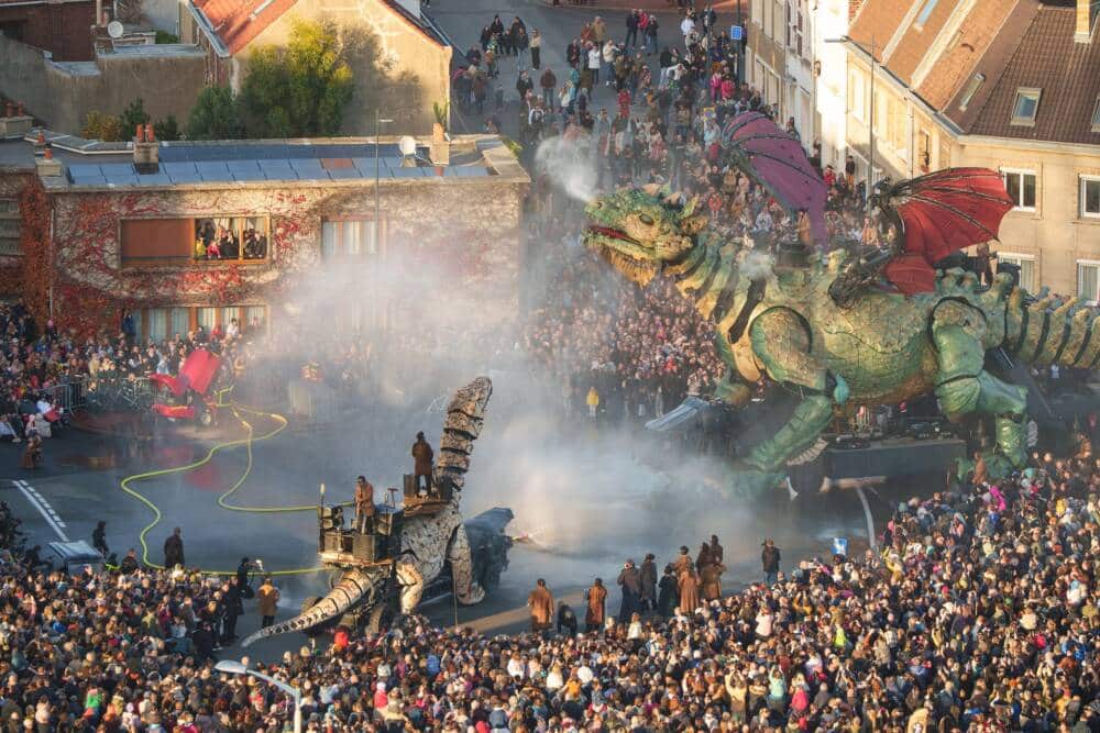 Le Dragon initie le varan à l'eau