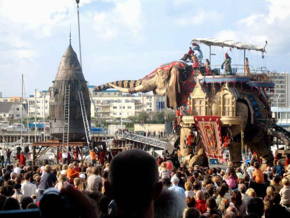 Le Sultant des Indes et son Éléphant à voyager dans le temps de la Compagnie Royal de Luxe.