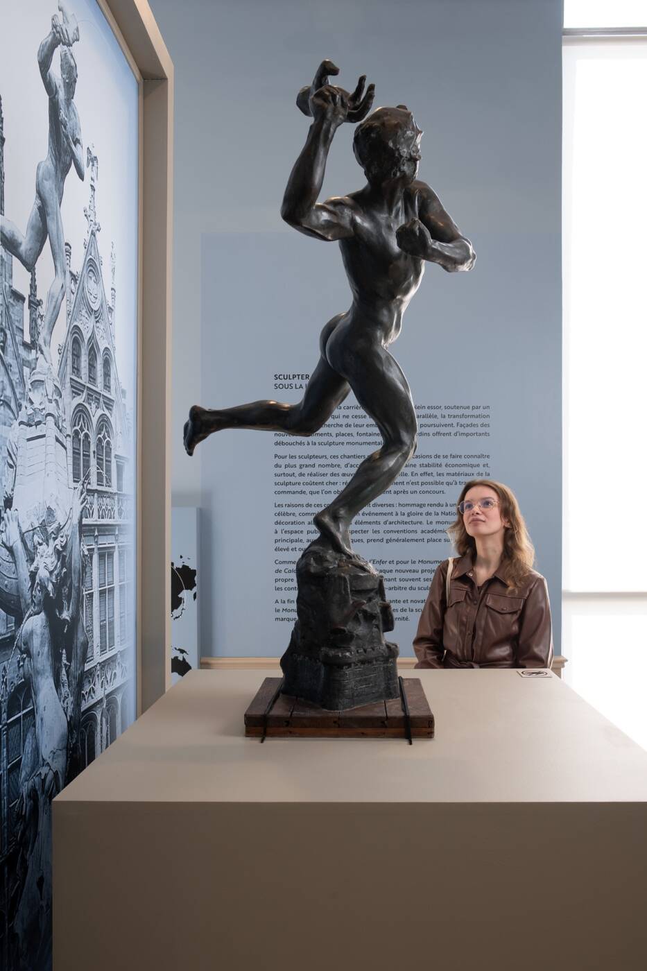 Le Brabo, sculpture de Jef Lambeaux présentée pour la première fois au public au Musée des Beaux-Arts de Calais.