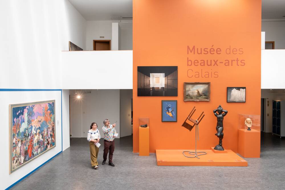 Hall d'entrée du Musée des Beaux-Arts de Calais, porte d'entrée sur le parcours permanent rénové en 2024.