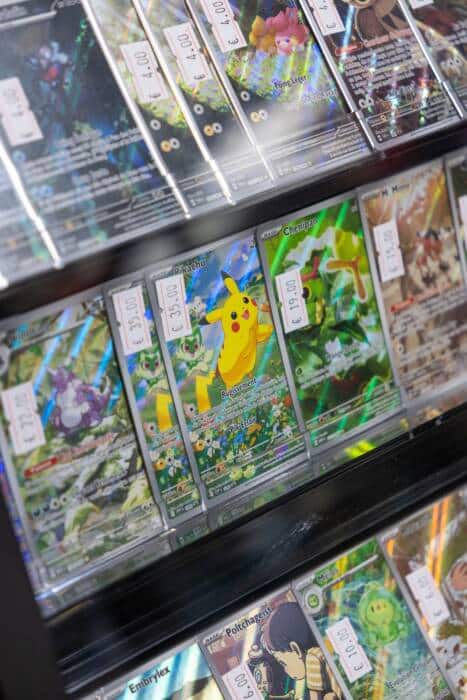 Rayon de cartes à jouer Pokémon en vente à La Caverne du Jeu.