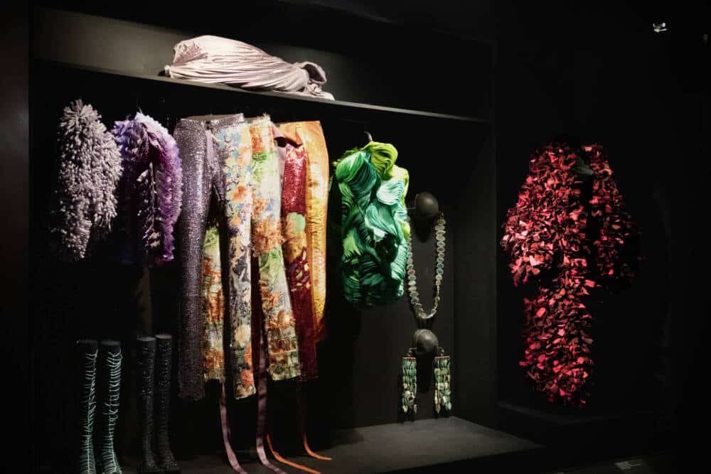 Le dressing de la cliente idéale de Galante et Lancman à la Cité de la Dentelle et de la Mode.