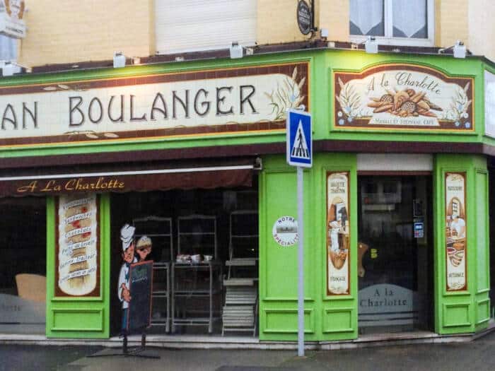 devanture-a-la-charlotte-coquelles