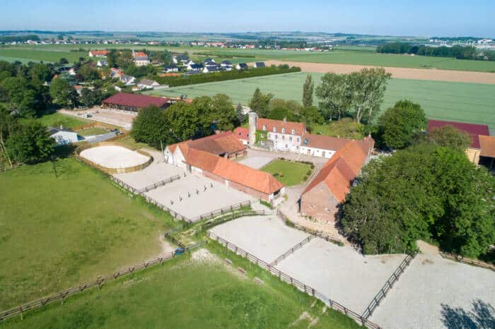 LaTour De Nielles