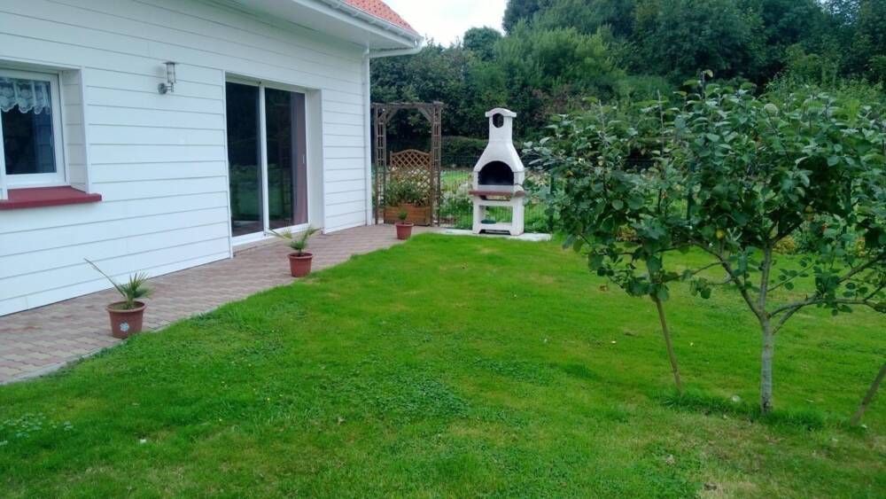 à l'ombre de l'aubépine