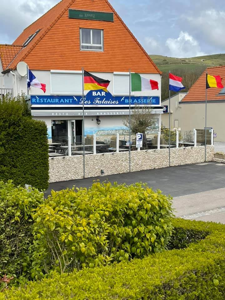 Les Falaises